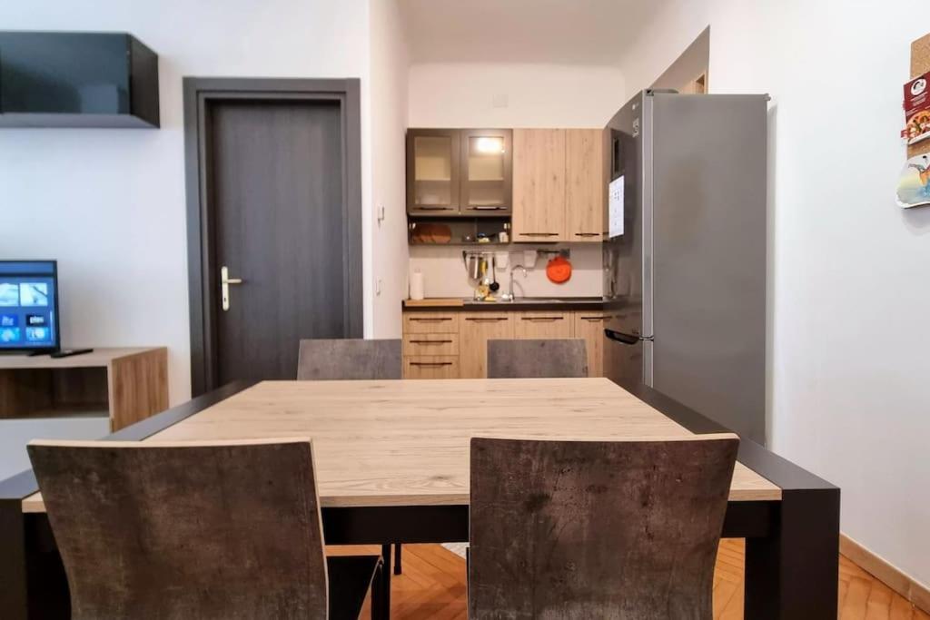 Black&wood Apartment